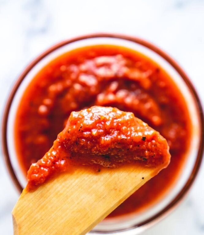 Easy-Homemade-Pizza-Sauce-0002